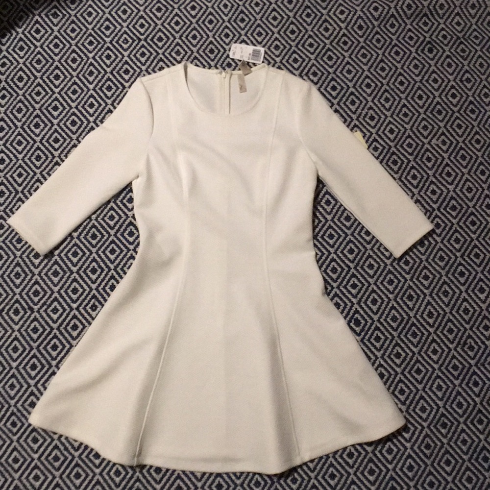 White quarter sleeve flare dress